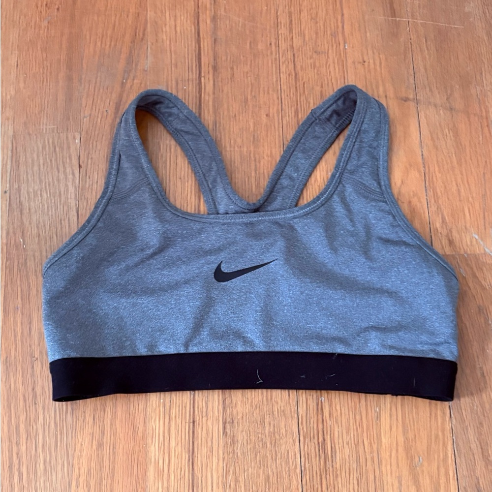 🐈‍⬛ Nike Gray and Black Racerback Sports Bra 🐈‍⬛